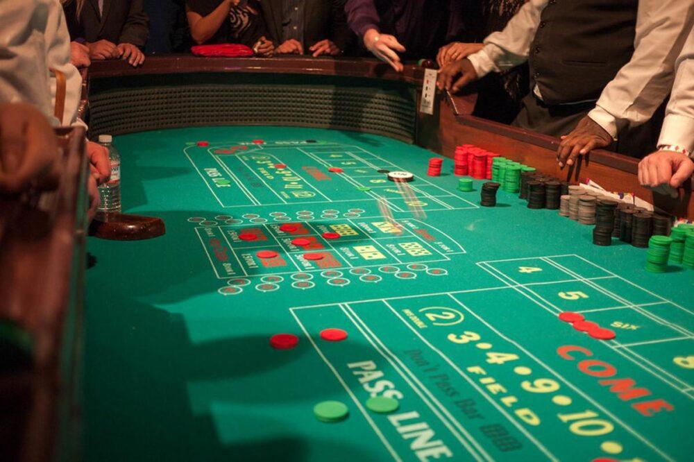 The Psychology of Gambling: Understanding the Mindset of Players